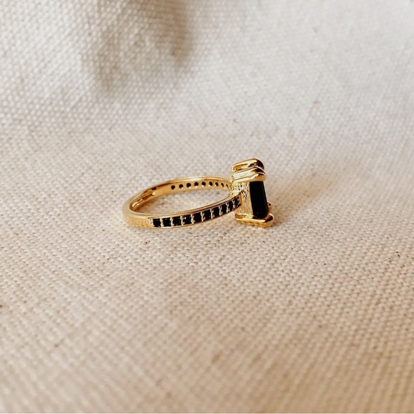 New Midnight Ring
Accepting offers - Picture 2 of 3